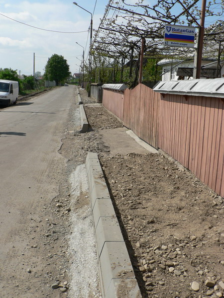 2 M Sadoveanu inlocuit borduri  11.jpg